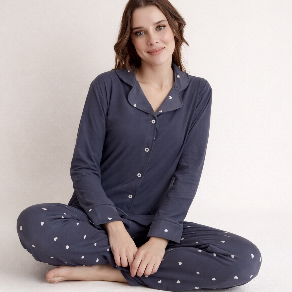 Pyjama femme coton bleu avec motifs cœur – ensemble pyjama confortable homewear – Habibi Lingerie / Habibi Secrets Tunisie